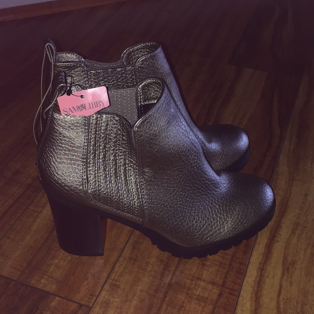 Sam & Libby booties size 8 pewter color New